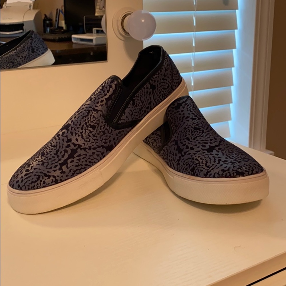 Women’s slip on shoes